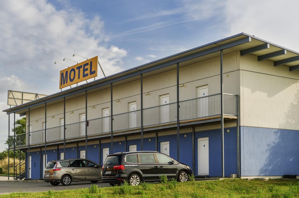 Tour-Motel Wilfersdorf  Eksteriør billede